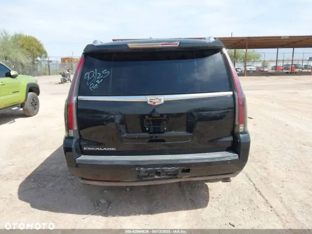 Cadillac Escalade 6.2 V8 AWD AT Platinum - 16