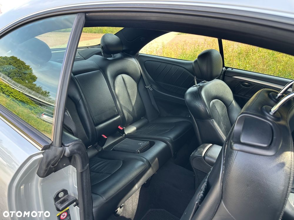 Mercedes-Benz CLK 320 CDI 7G-TRONIC Avantgarde DPF Sport Edition - 24
