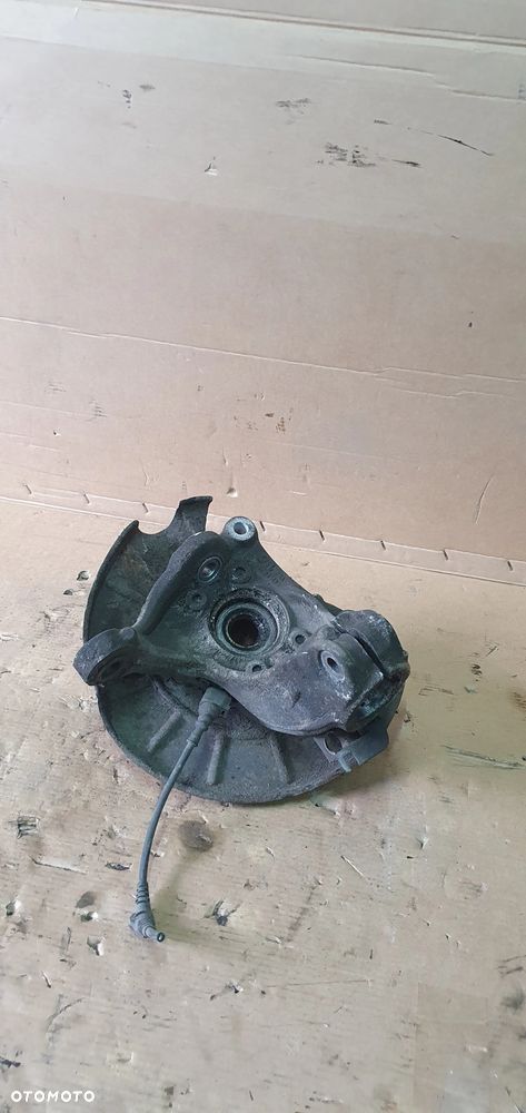 Zwrotnica piasta prawy przód przednia VW Passat B6 2.0 TDI - 7