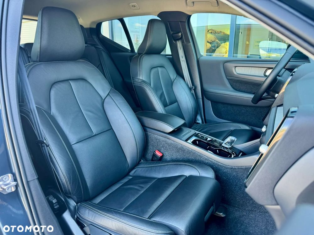 Volvo XC 40 B4 B AWD Inscription - 16