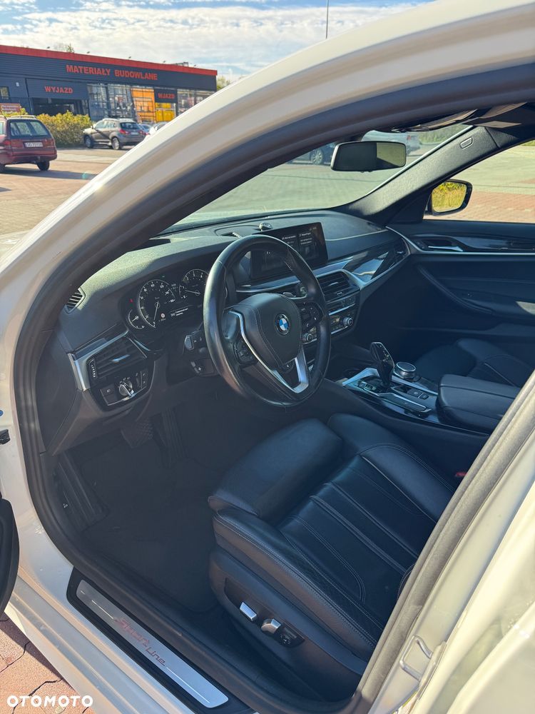 BMW Seria 5 530i Sport Line sport - 10