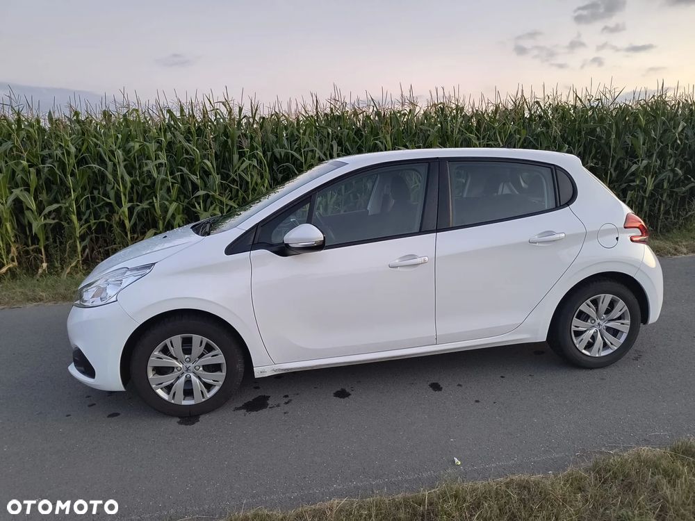 Peugeot 208 - 4