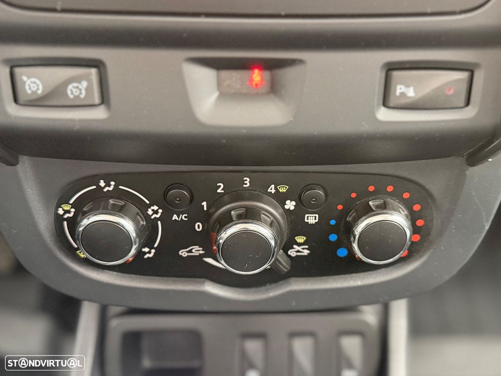 Dacia Duster 1.5 dCi Prestige - 17