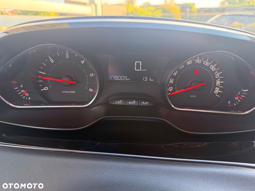 Peugeot 208 HDi 68 Like - 26