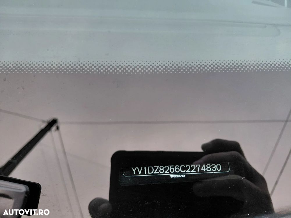 Volvo XC 60 D5 AWD Momentum - 9