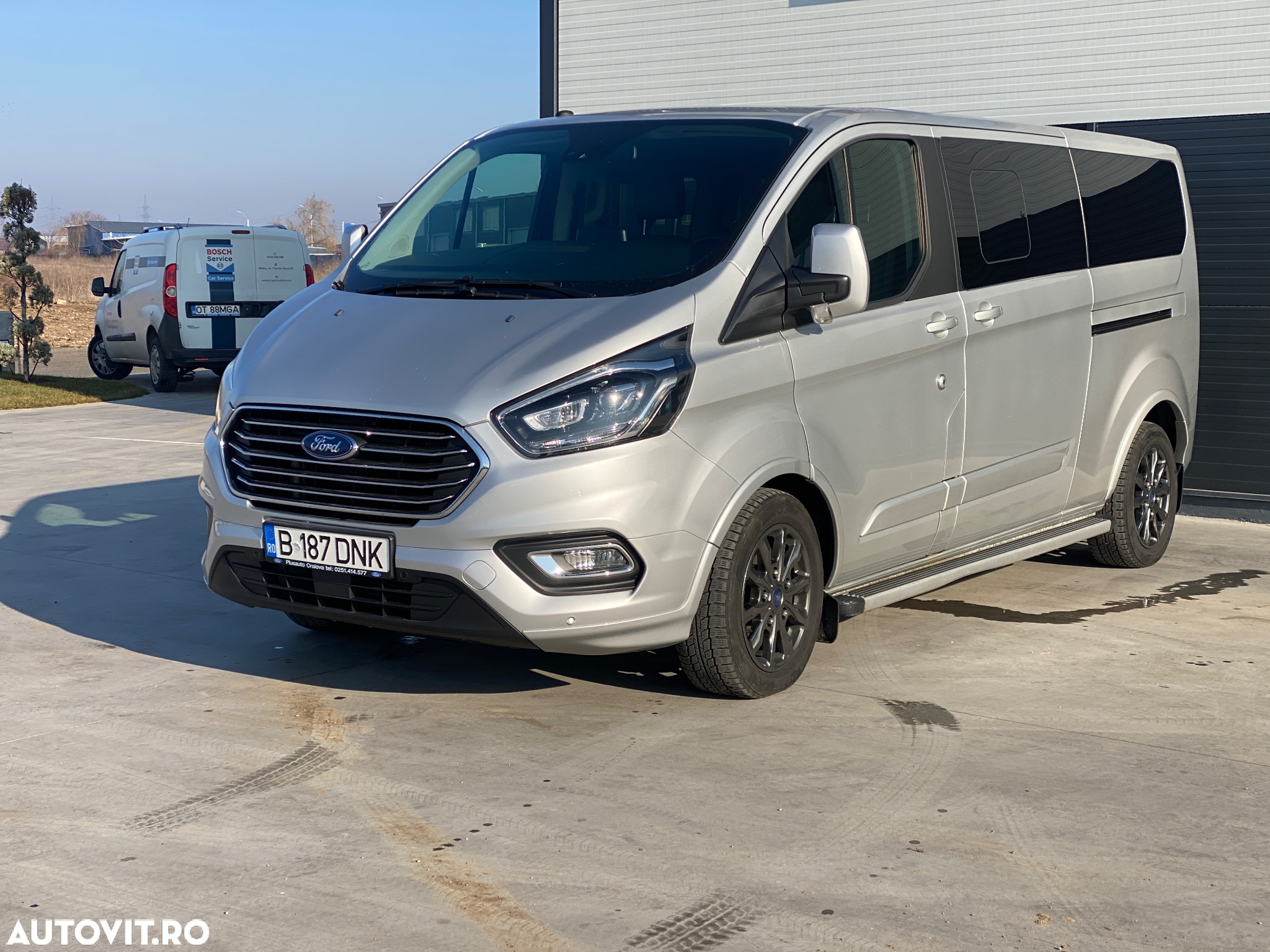 Ford Tourneo Custom Bus 320 2.0 EcoBlue 185 CP L2H1 Titanium X Aut. - 21