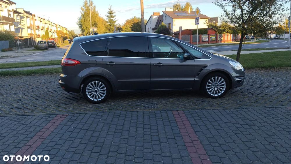 Ford S-Max - 12