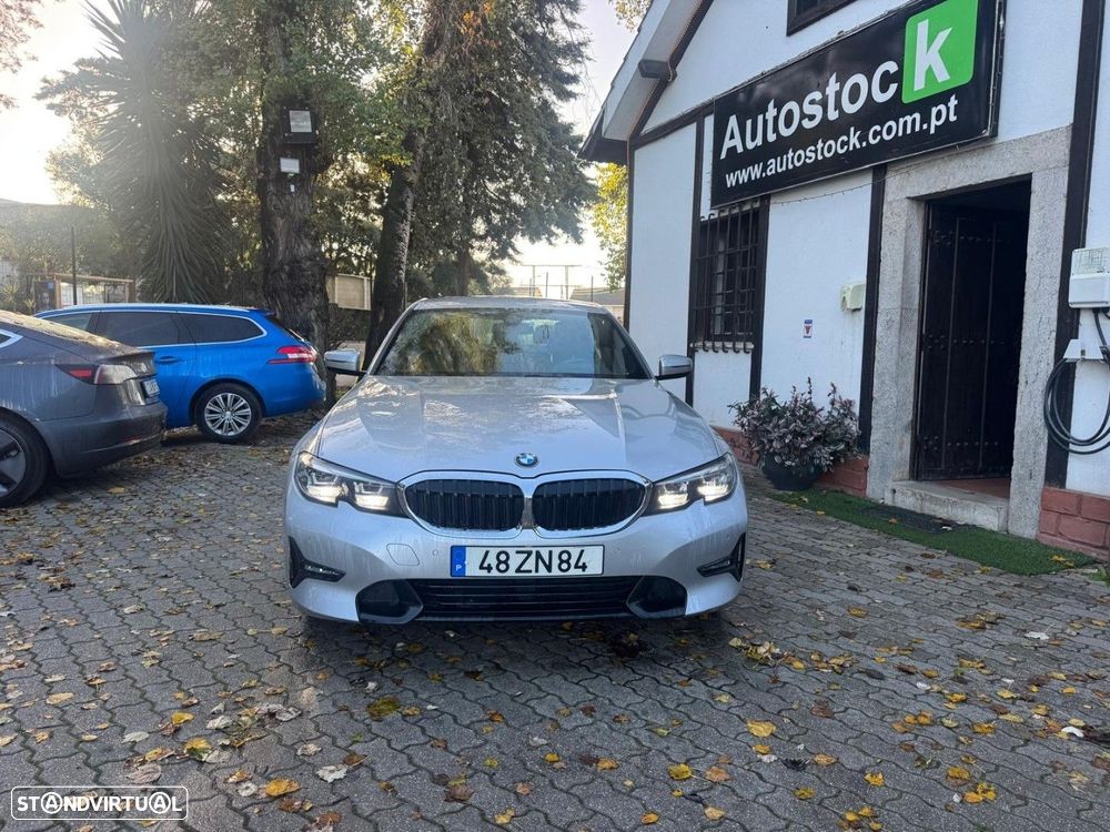 BMW 318 d Line Luxury Auto - 3