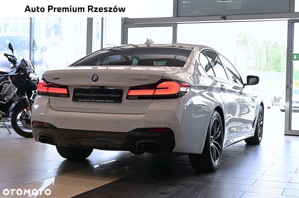 BMW Seria 5 520d xDrive mHEV - 21