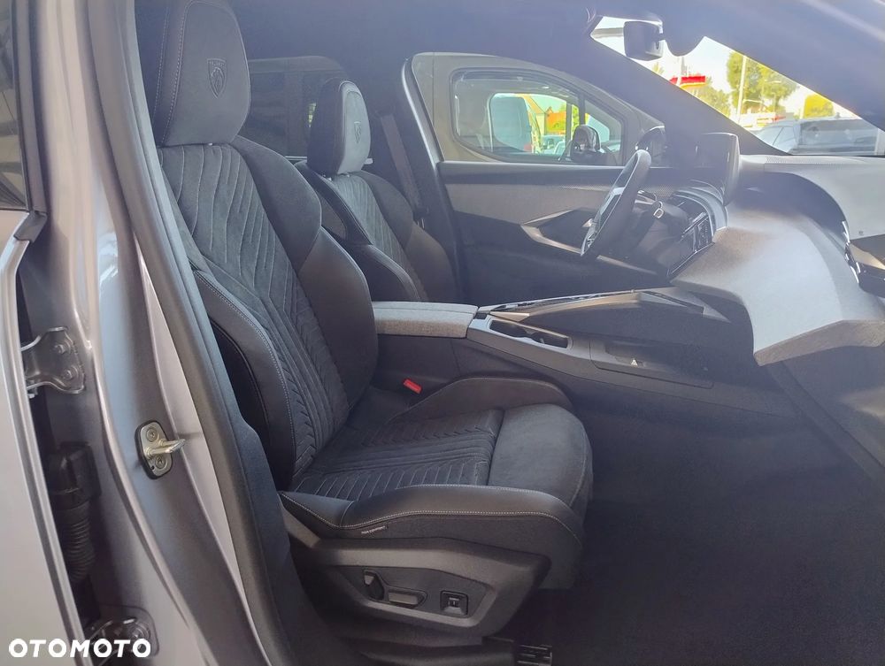 Peugeot 5008 1.2 PureTech mHEV GT Exclusive S&S e-DCS6 - 34