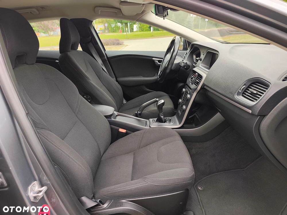 Volvo V40 - 18