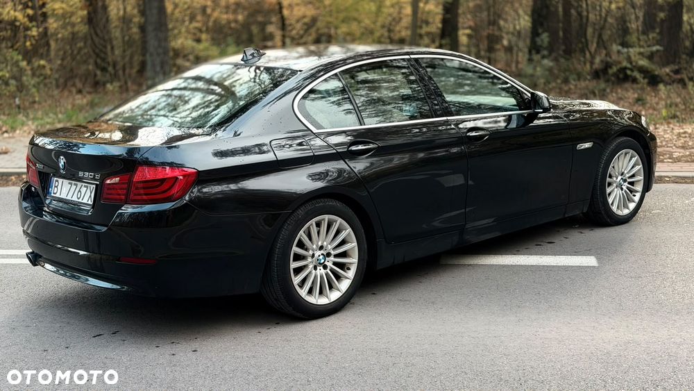 BMW Seria 5 530d xDrive - 12