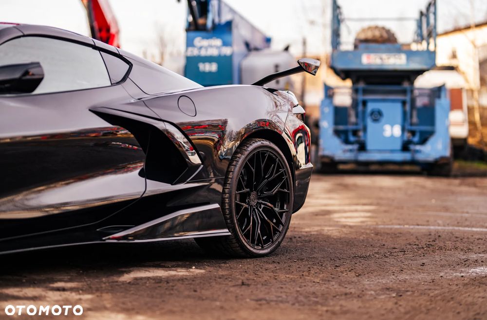 Chevrolet Corvette - 3