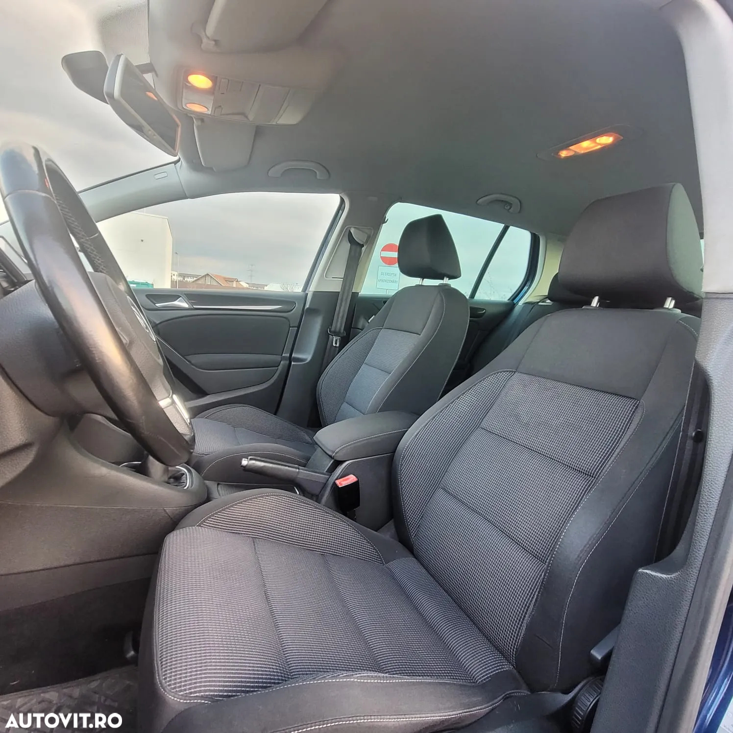 Volkswagen Golf - 8