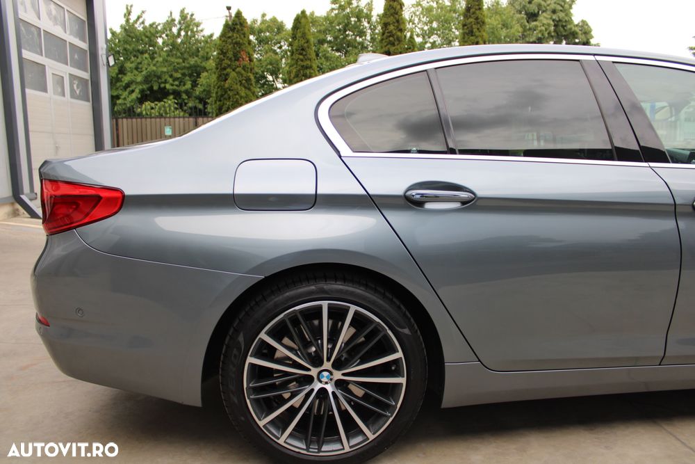 BMW Seria 5 530d xDrive AT - 9