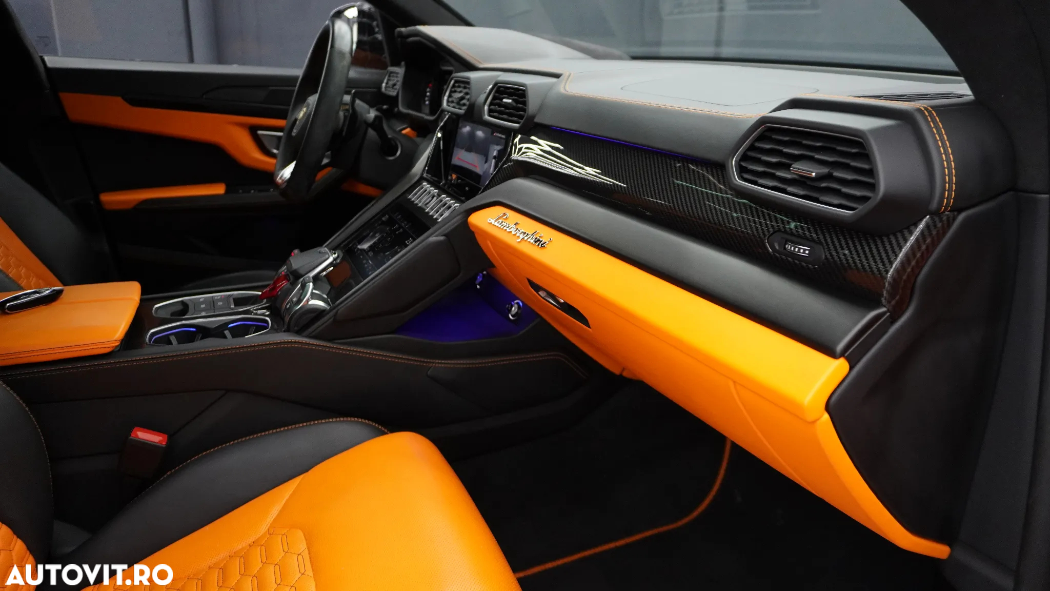 Lamborghini URUS Standard - 22