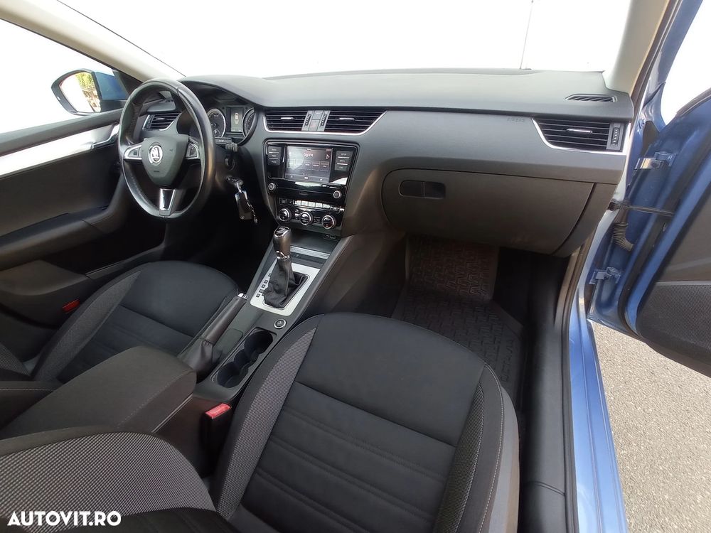Skoda Octavia 1.6 TDI DSG Ambition - 21