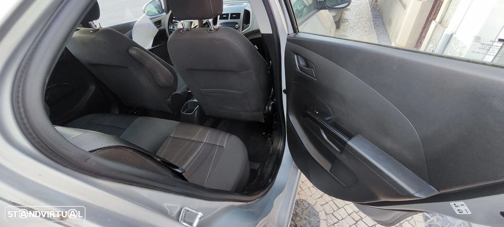 Chevrolet Aveo 1.3 VCDi LT - 11