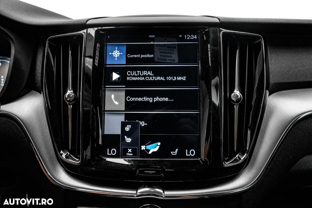 Volvo XC 60 B4 MHEV AT8 AWD Momentum Pro - 19