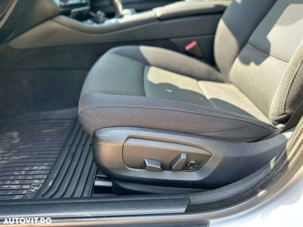 BMW Seria 5 525d xDrive AT - 18