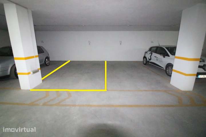Armação de Pêra, Garagem muito central perto do Mercado - Grande imagem: 5/5