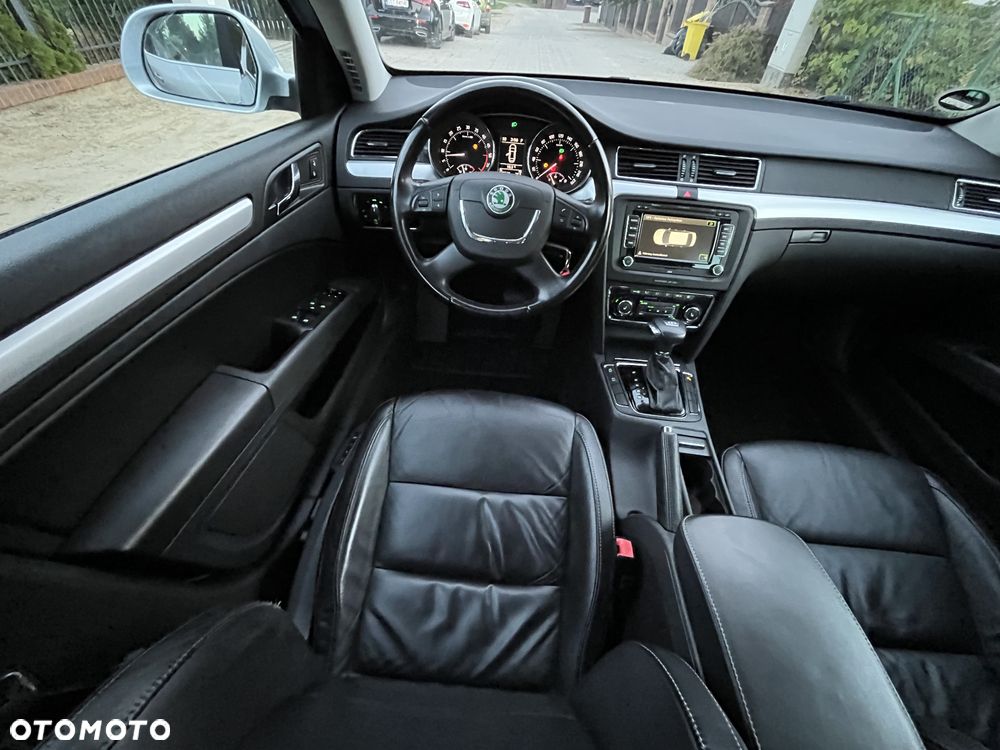 Skoda Superb 2.0 TDI DSG Exclusive - 21