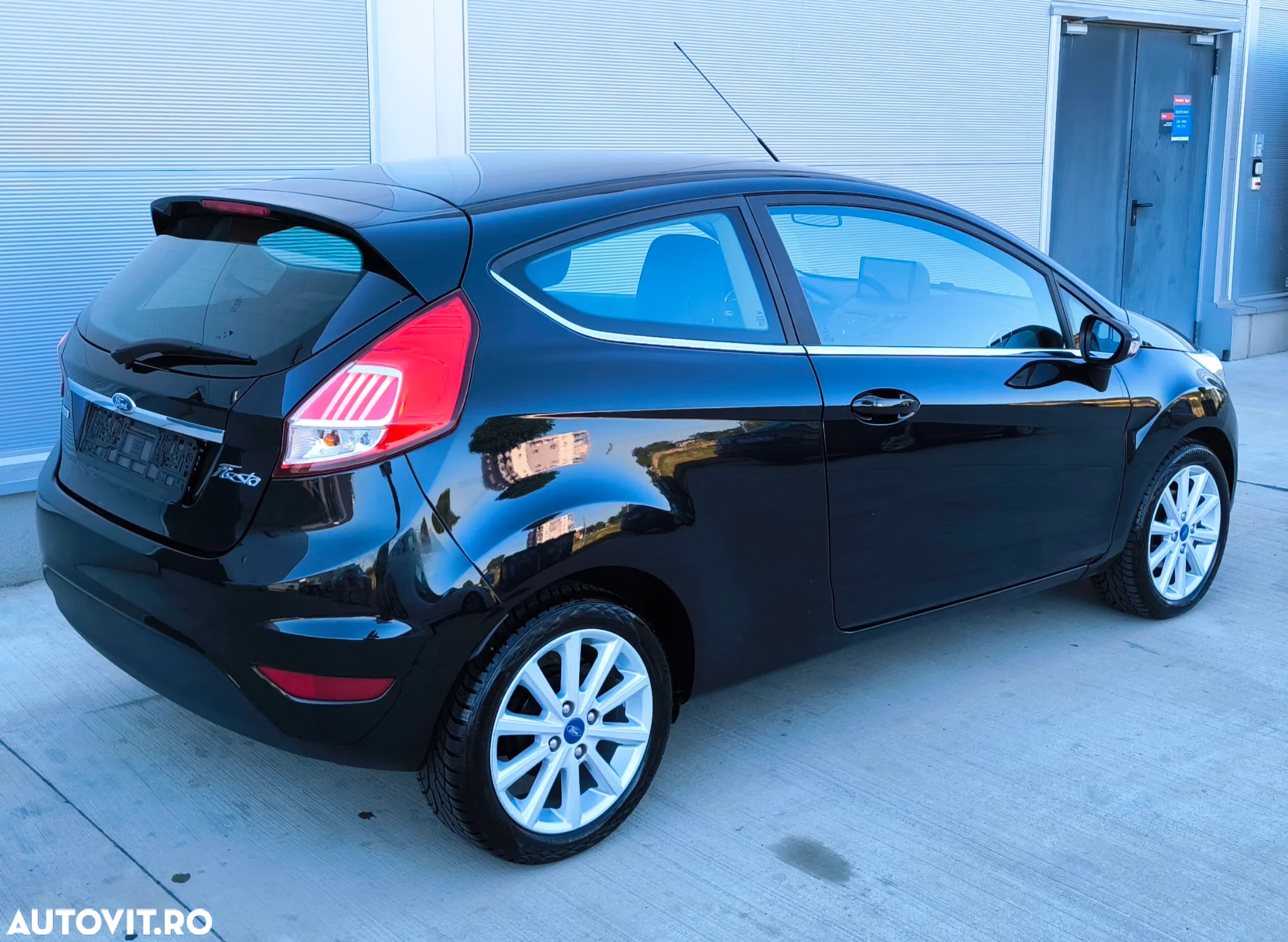 Ford Fiesta 1.0 EcoBoost S&S Aut. TITANIUM X - 6