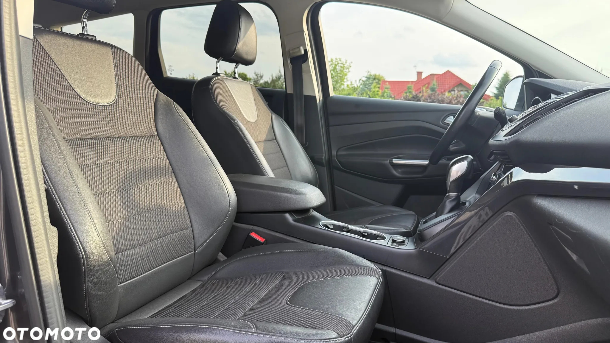 Ford Kuga 2.0 TDCi AWD Titanium - 28