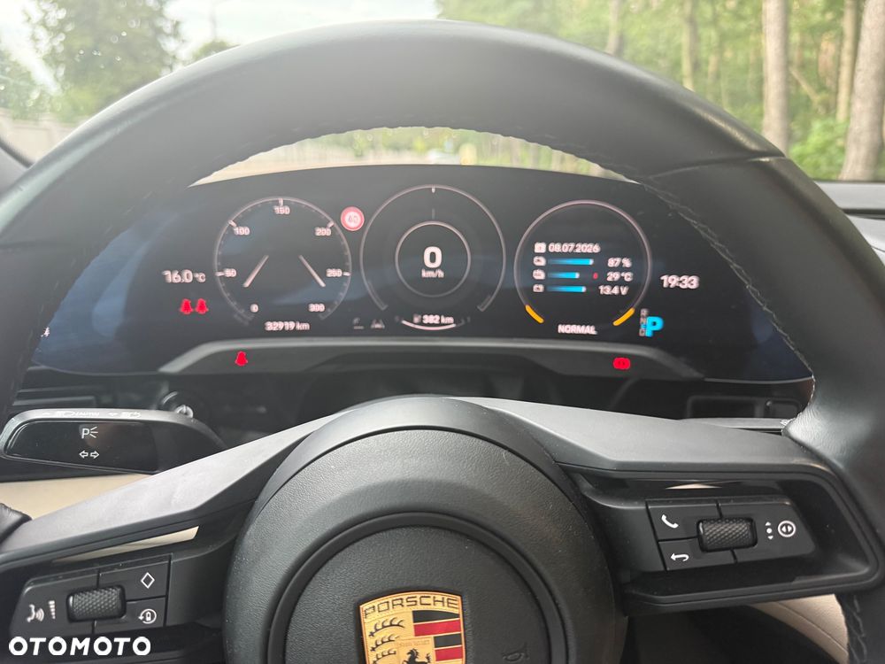 Porsche Taycan Standard - 4
