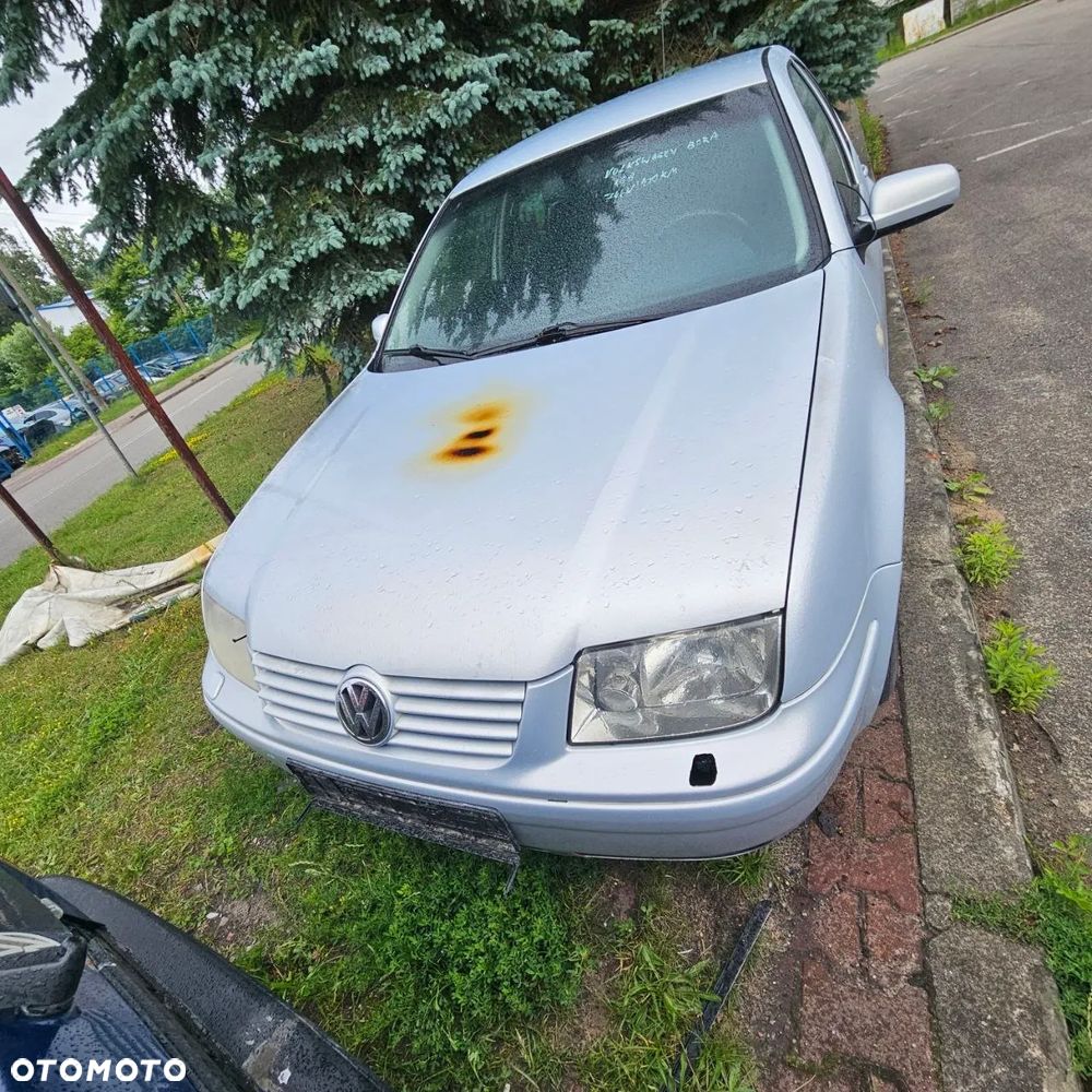 Volkswagen Bora (1999r) 1,6 B 74 kW /100 kM  (kod lak: LA7W) pojazd na części - 2
