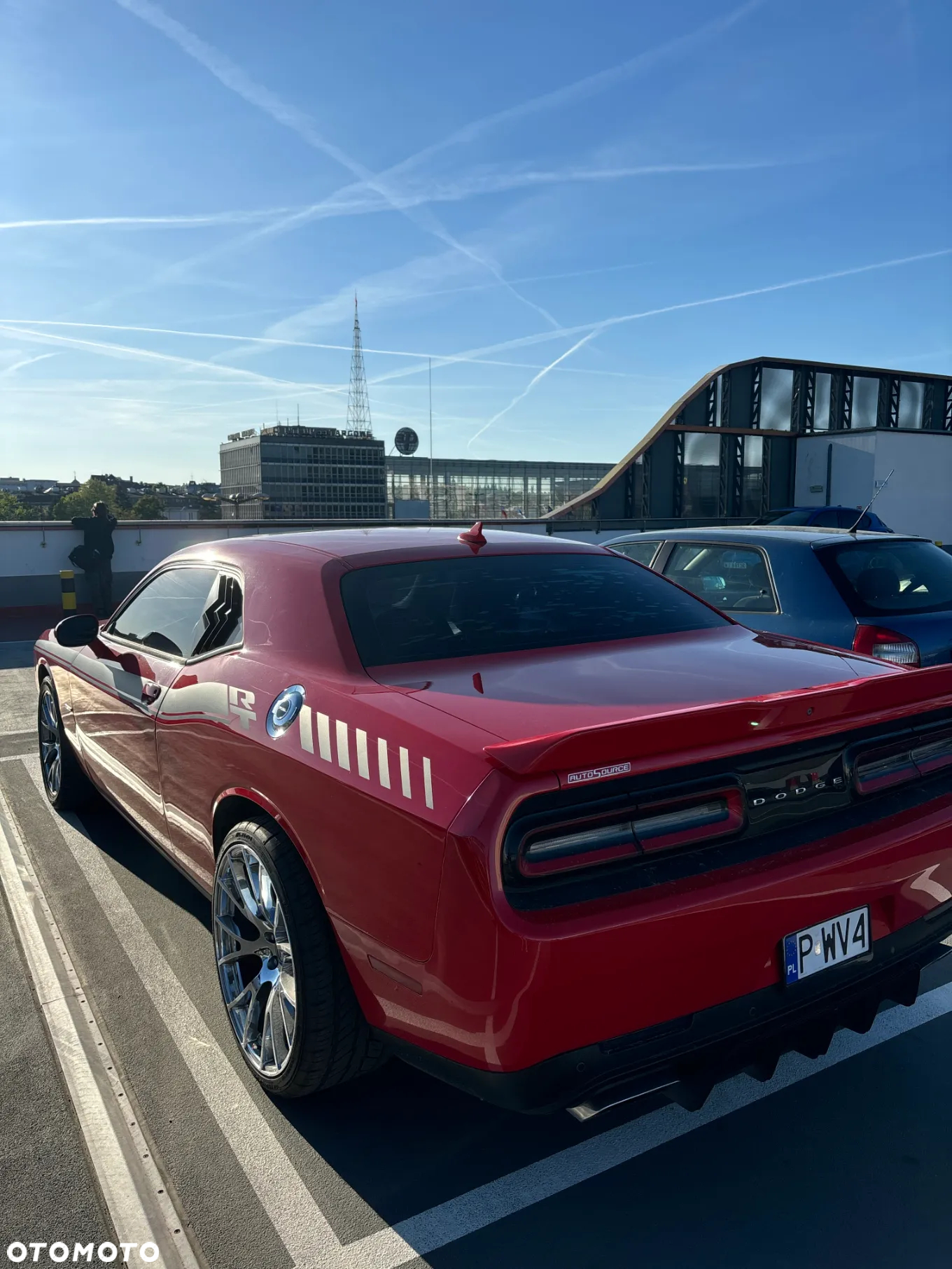 Dodge Challenger - 32