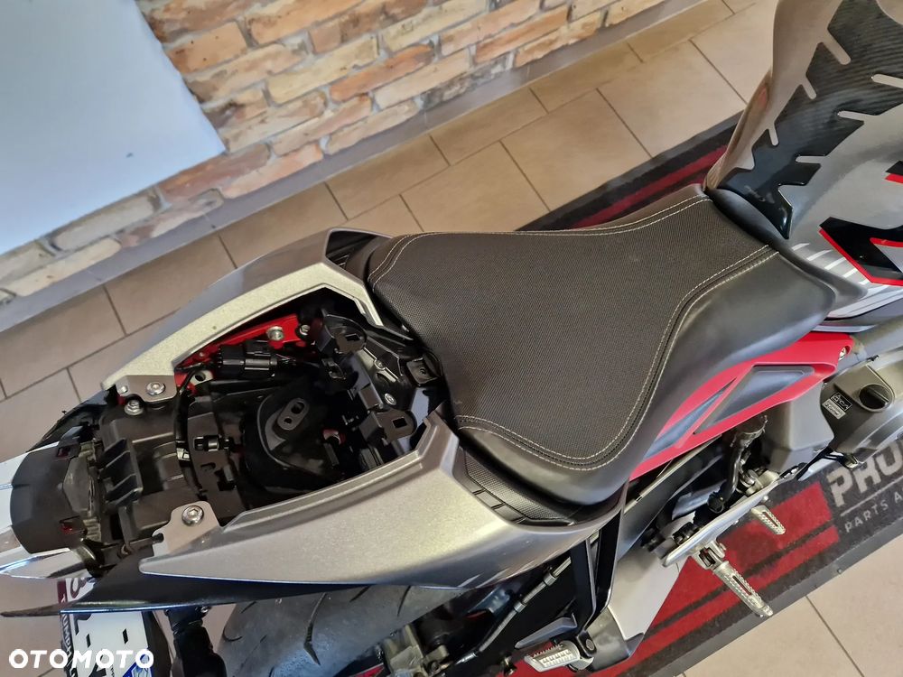 Triumph Street Triple - 26
