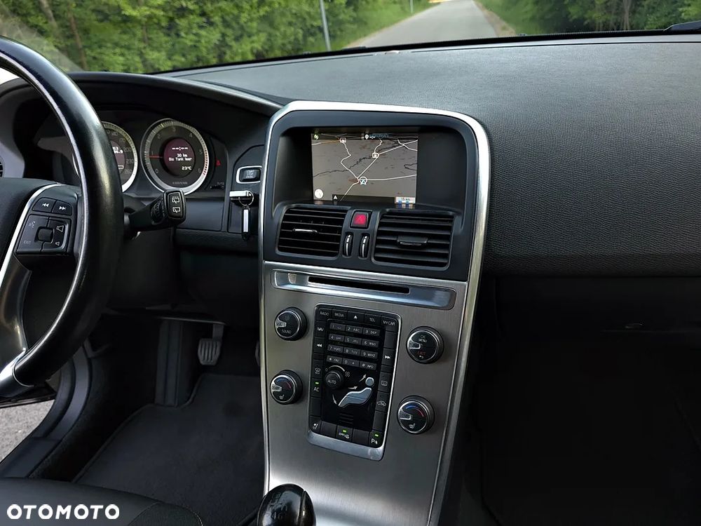 Volvo XC 60 DRIVe Momentum - 27
