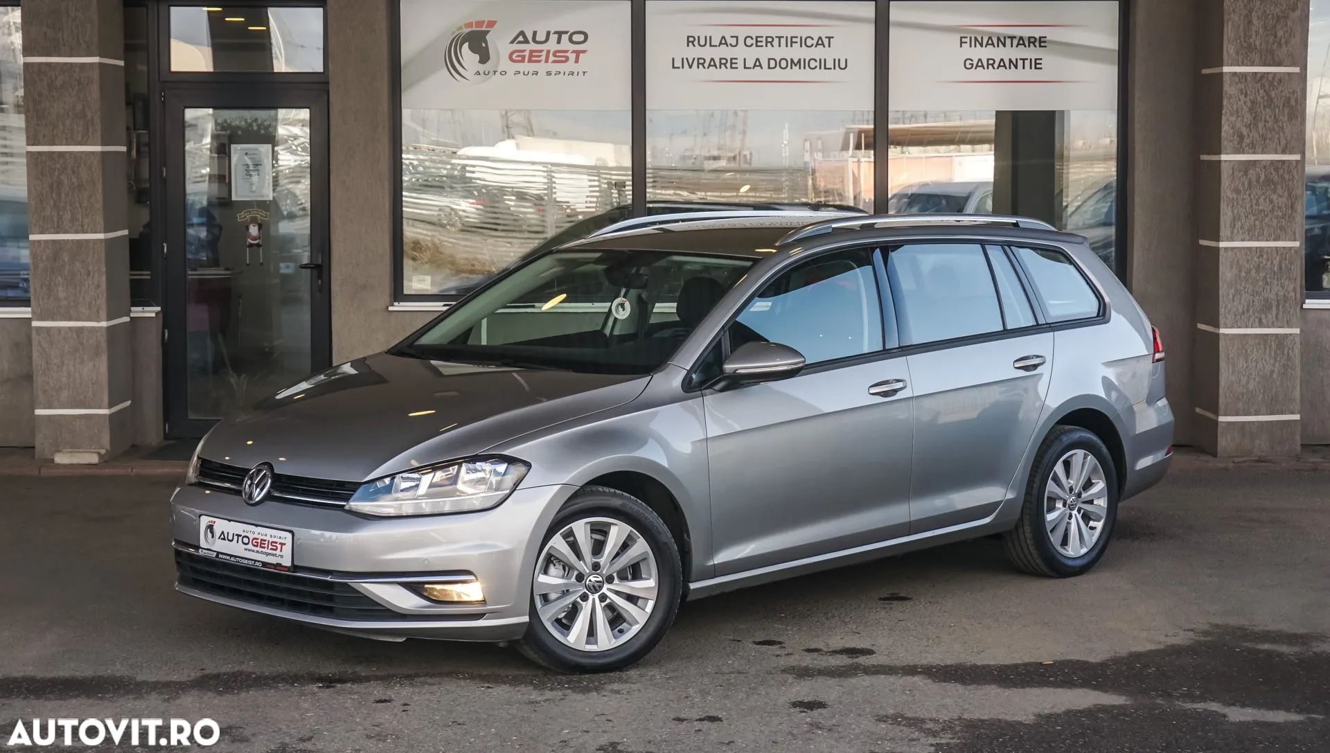 Volkswagen Golf 1.6 TDI DSG Comfortline - 1