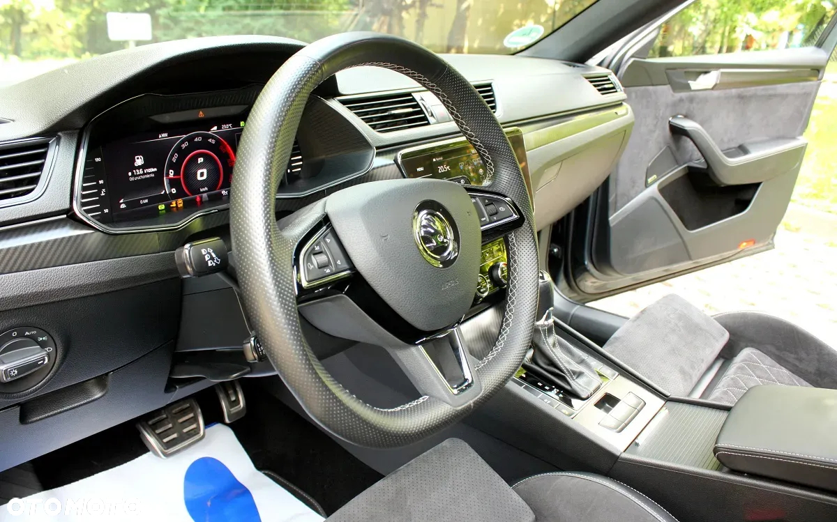 Skoda Superb Combi 2.0 TDI DSG Sportline - 13