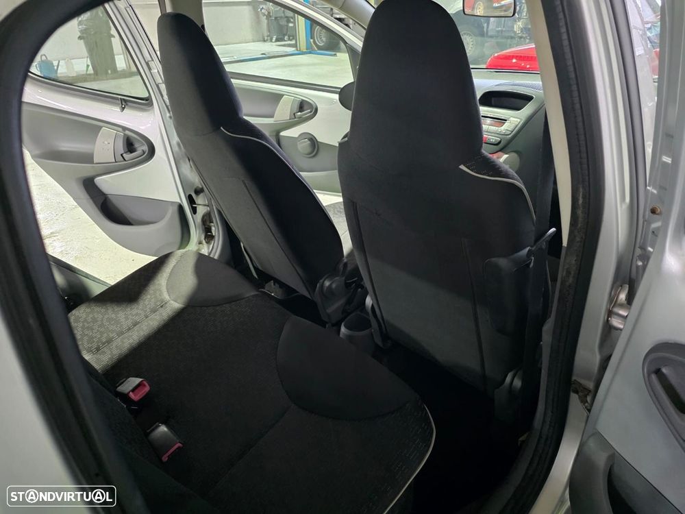 Peugeot 107 1.0 Trendy 2 Tronic - 12