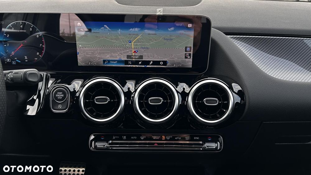 Mercedes-Benz GLA - 15