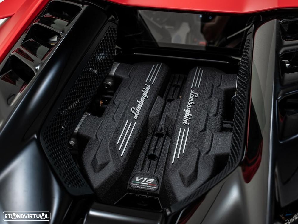 Lamborghini Revuelto - 16