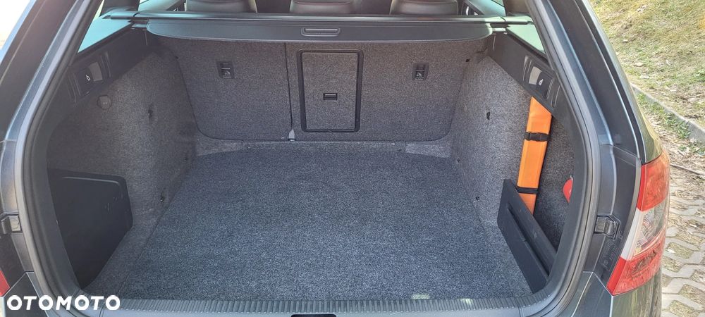 Skoda Octavia 2.0 TDI (Green tec) RS - 17