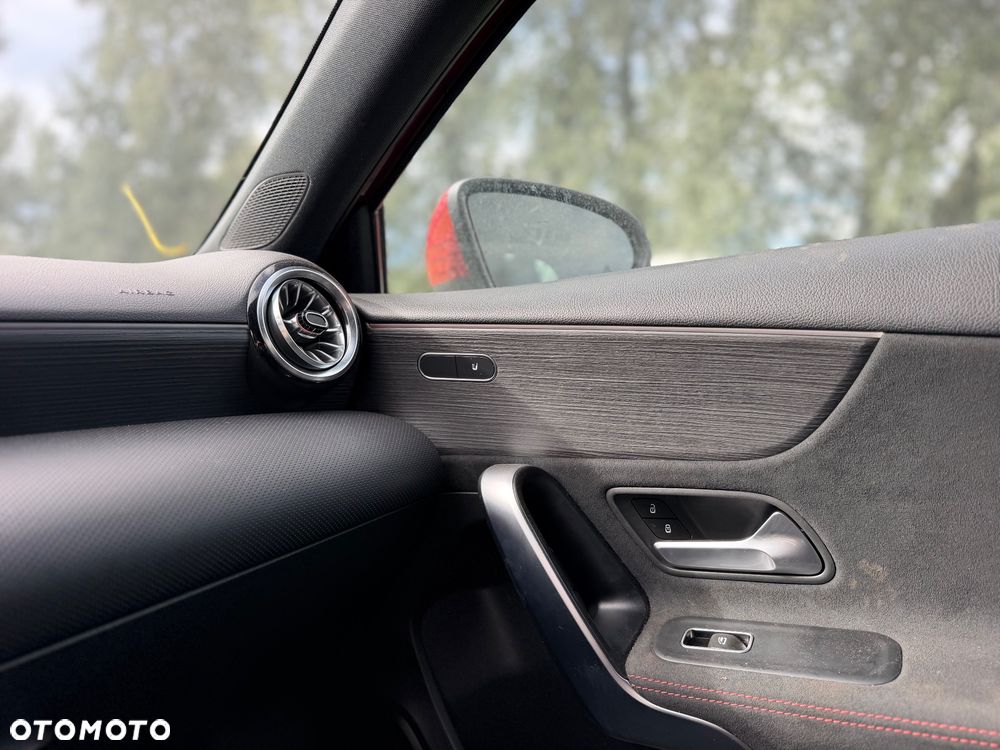 Mercedes-Benz Klasa A 250 4-Matic AMG Line 8G-DCT - 16