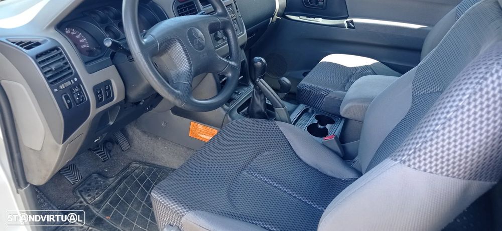 Mitsubishi Pajero - 7