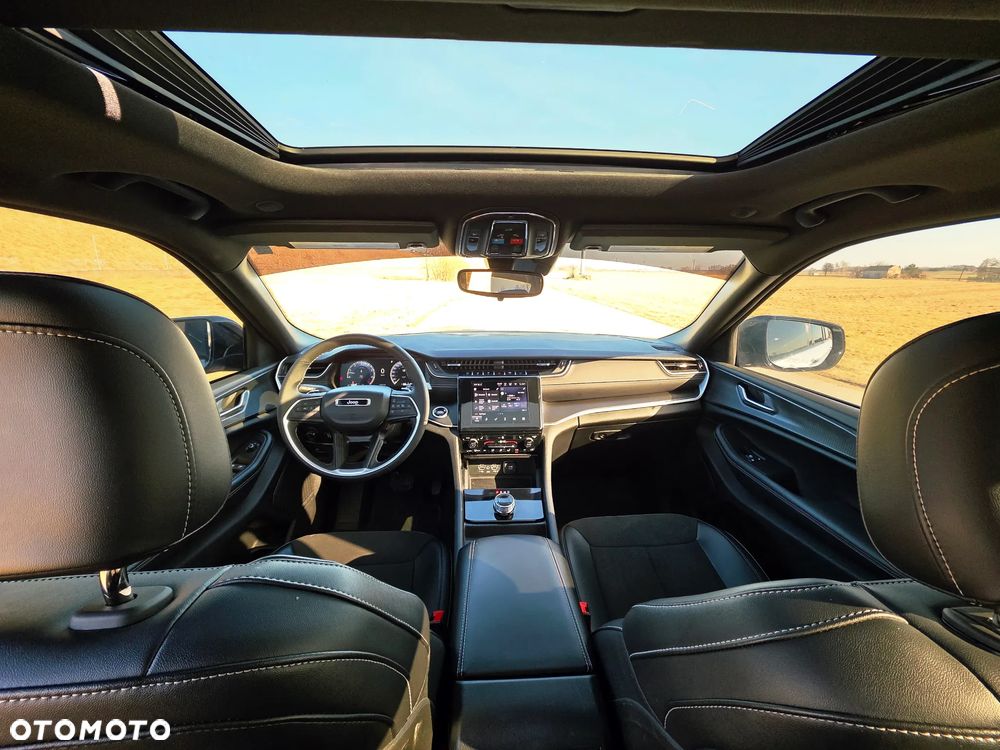 Jeep Grand Cherokee - 14