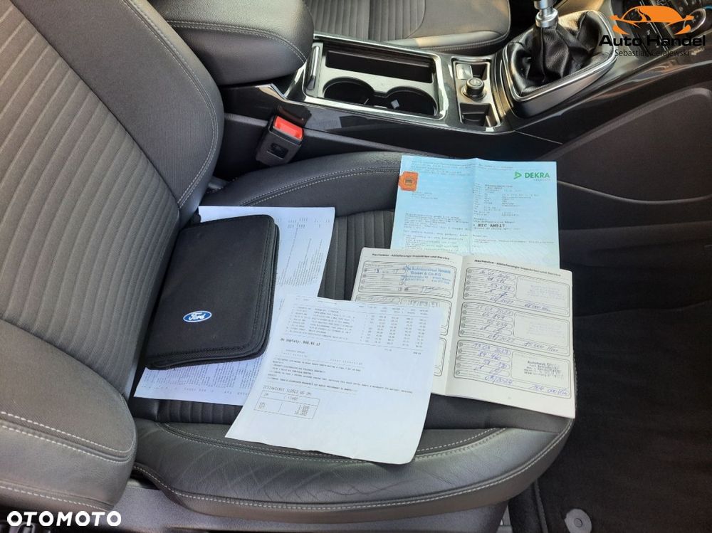 Ford Kuga 1.5 EcoBoost 2x4 Titanium - 6