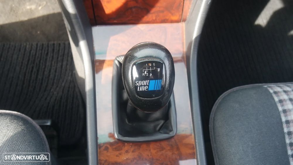 Mercedes-Benz E 200 - 23