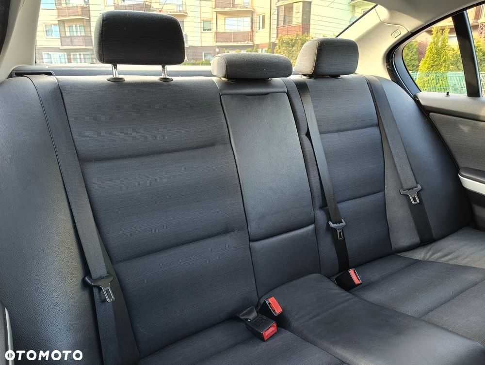 BMW Seria 3 325i - 16