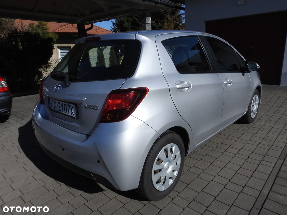 Toyota Yaris 1.0 Active EU6 - 10