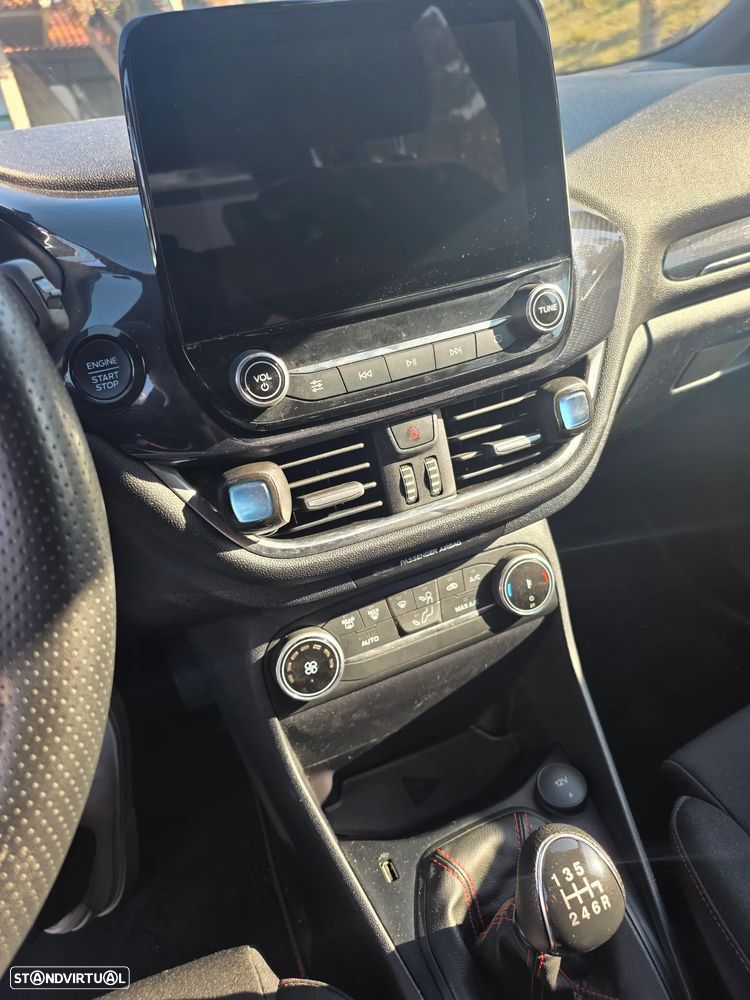 Ford Fiesta - 19
