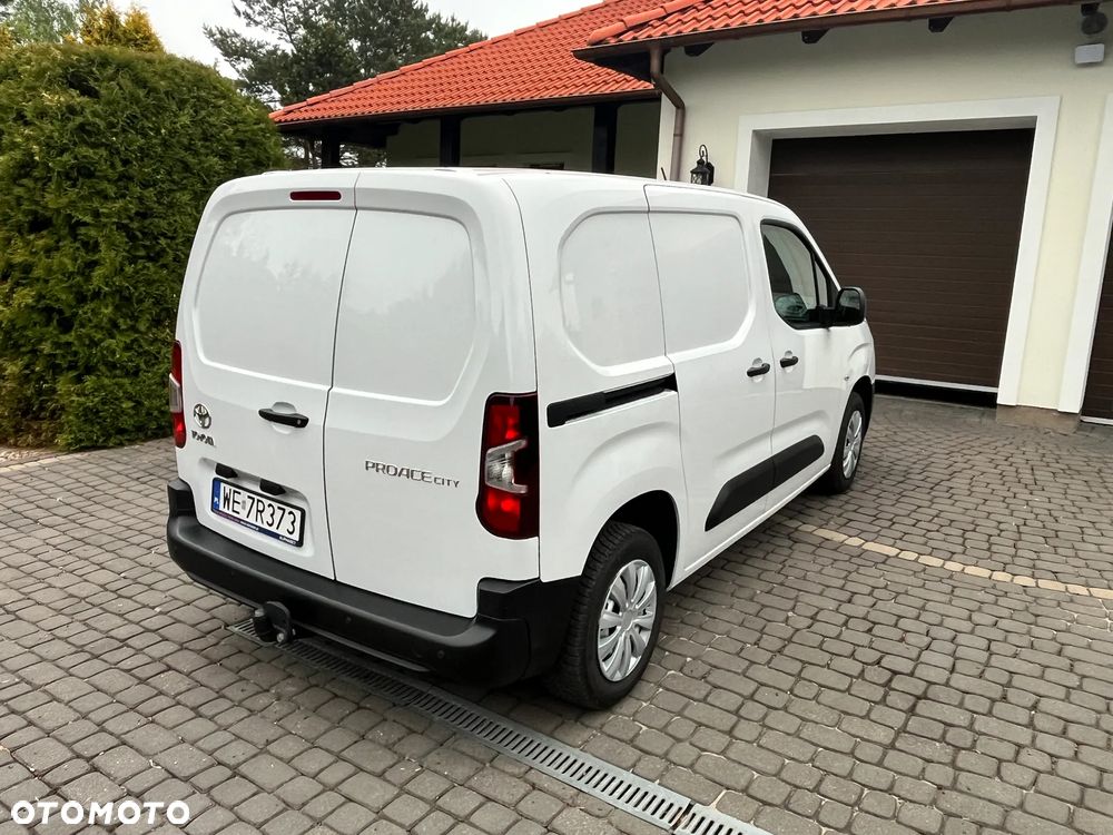 Toyota ProAce Kombi D-4D Medium 2,6t - 4