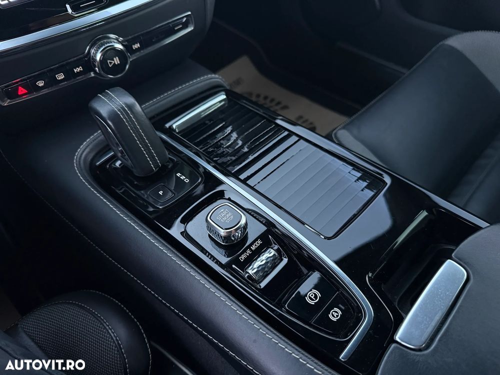 Volvo S60 T8 Recharge AWD Geartronic RDesign - 25
