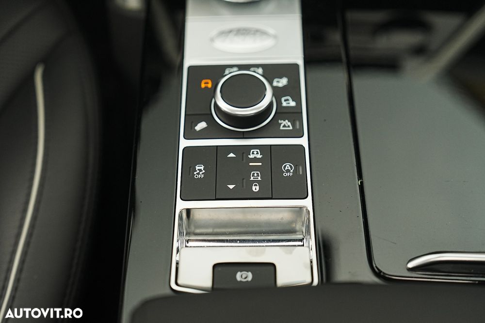 Land Rover Discovery 3.0 L SD6 HSE Luxury - 37